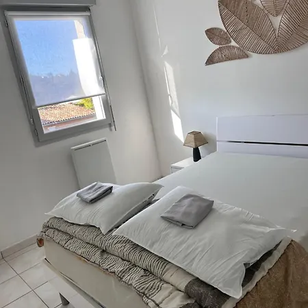 T2 Calme Avec Parking Apartamento *